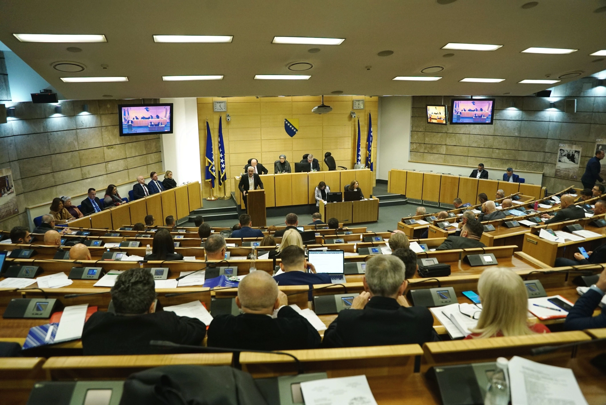 Brojne kritike na zakašnjelo djelovanje vlasti